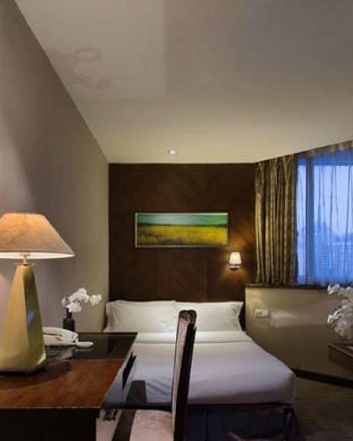 Wanxing Hotel Chao Yang Square Branch Nanning Exterior photo
